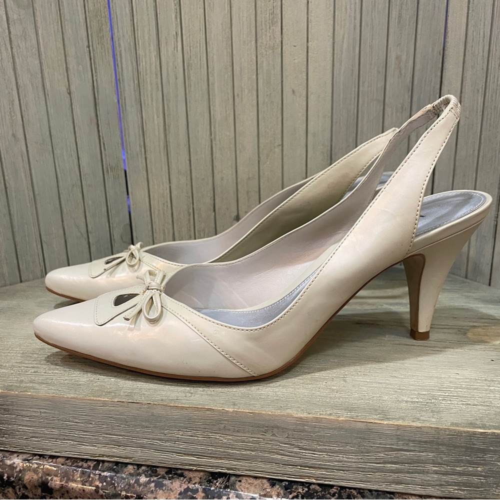 Michelle D Elegant Cream Slingback Heels 8.5M